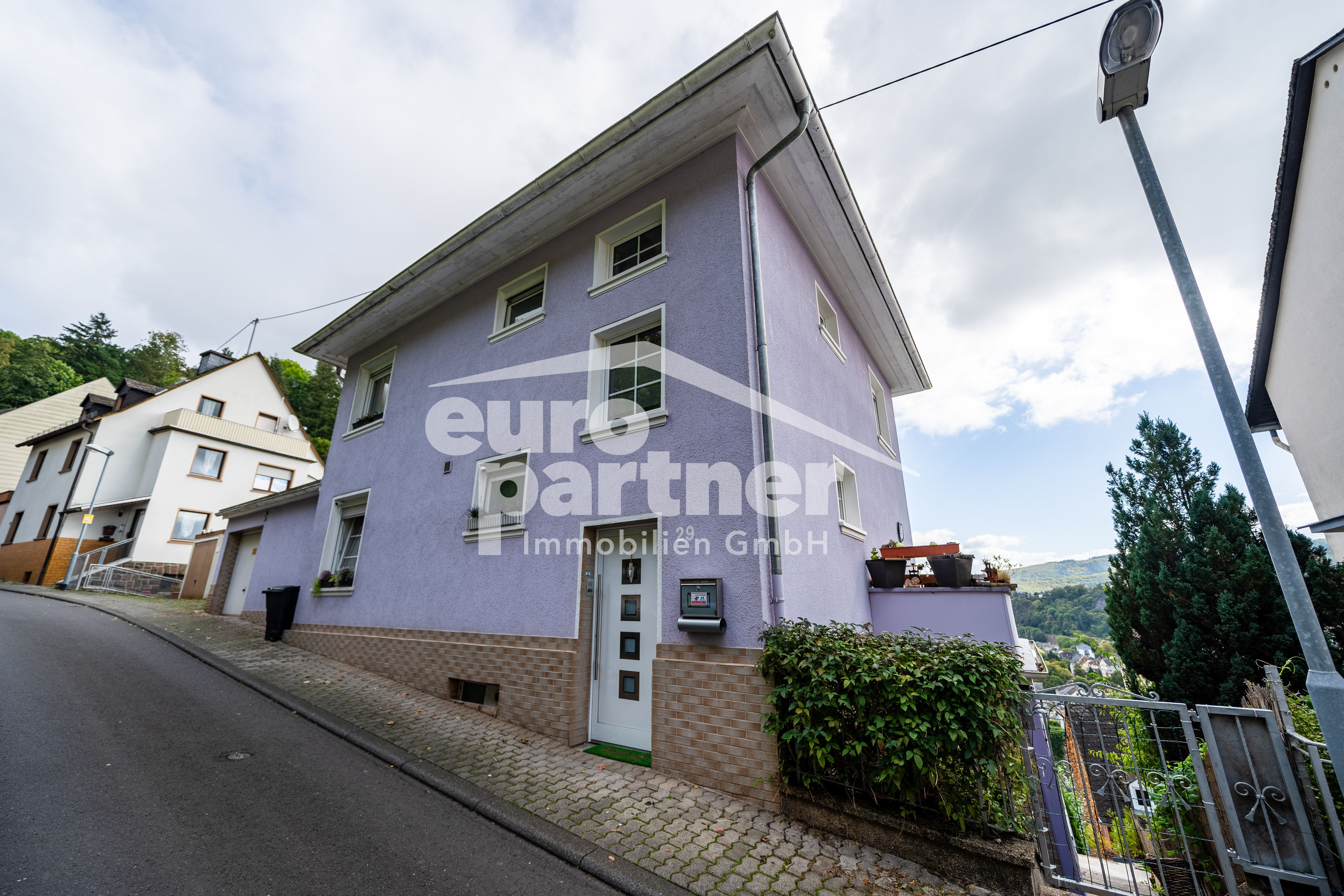 Einfamilienhaus zum Kauf 229.000 € 8 Zimmer 184 m²<br/>Wohnfläche 401 m²<br/>Grundstück Oberstein Idar-Oberstein 55743