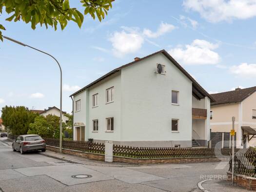 Mehrfamilienhaus zum Kauf 289.000 € 6 Zimmer 159 m² 698 m² Grundstück Burglengenfeld Burglengenfeld 93133