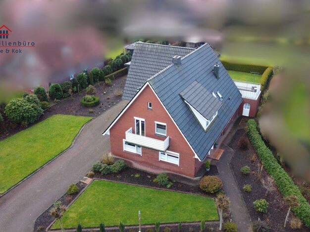 Einfamilienhaus zum Kauf 330.000 € 210 m² 1.277 m² Grundstück Friesoythe 26169