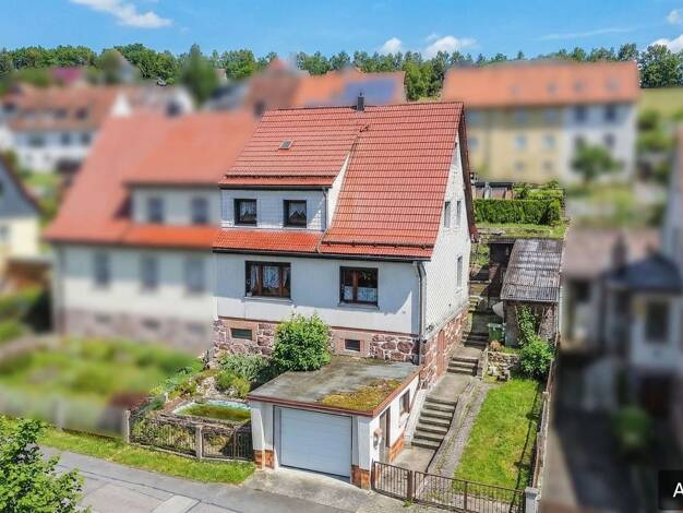 Doppelhaushälfte zum Kauf 99.000 € 5 Zimmer 130 m² 431 m² Grundstück Steinbach-Hallenberg Steinbach-Hallenberg 98587