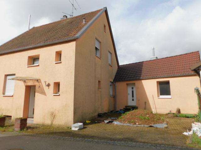 Einfamilienhaus zum Kauf 98.000 € 9 Zimmer 180 m²<br/>Wohnfläche 230 m²<br/>Grundstück Baumholder 55774