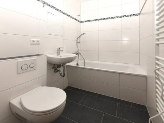Wohnung zur Miete 373 € 3 Zimmer 70,4 m² 4. Geschoss frei ab 01.11.2025 Gertraudenstraße 64 Hohenstücken Brandenburg 14772