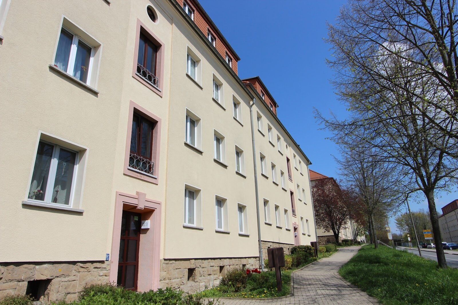 Wohnung zur Miete 350 € 3 Zimmer 64,2 m²<br/>Wohnfläche 1.<br/>Geschoss Altenburger Straße 127 Leumnitz Gera 07546