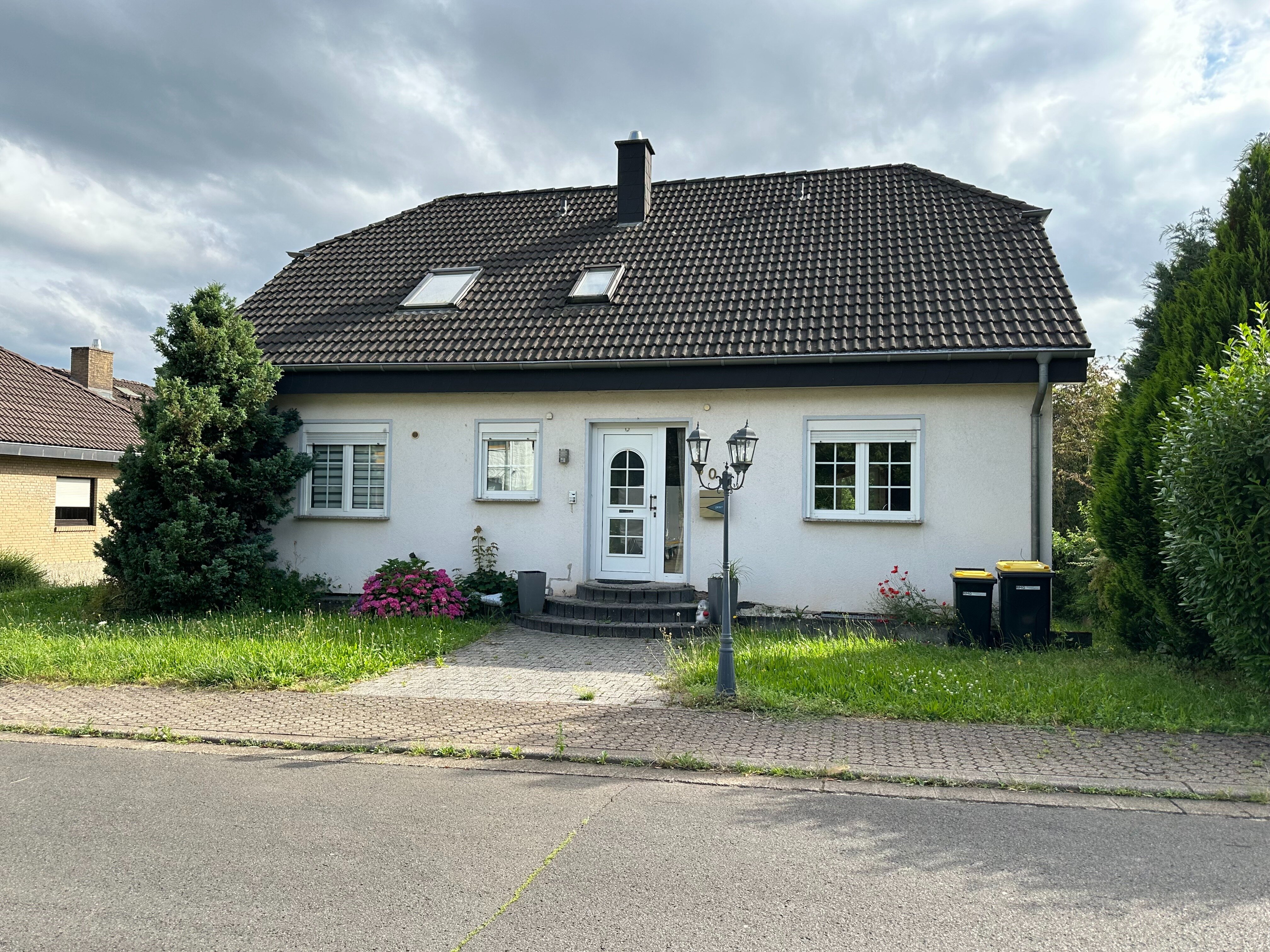 Mehrfamilienhaus zum Kauf 335.000 € 9 Zimmer 240 m²<br/>Wohnfläche 788 m²<br/>Grundstück Humes Eppelborn 66571