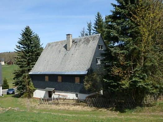 Einfamilienhaus zum Kauf 25.000 € 7 Zimmer 120 m² 1.945 m² Grundstück frei ab sofort Hauptstraße 54 Cämmerswalde Neuhausen/Erzgebirge 09544