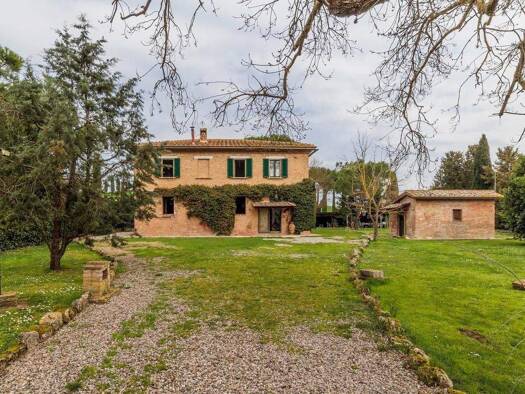 Bauernhaus zum Kauf 790.000 € 4 Zimmer 296 m² 7.000 m² Grundstück frei ab sofort Asciano 53041