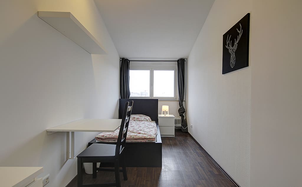 Wohnung zur Miete Wohnen auf Zeit 540 € 4 Zimmer 9,5 m²<br/>Wohnfläche 20.01.2025<br/>Verfügbarkeit König-Karl-Straße 84 Cannstatt - Mitte Stuttgart 70372