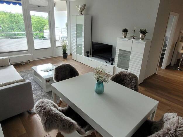 Wohnung zur Miete Wohnen auf Zeit 2.000 € 2 Zimmer 65 m² frei ab sofort Bismarckallee 2 Düsternbrook Kiel 24105