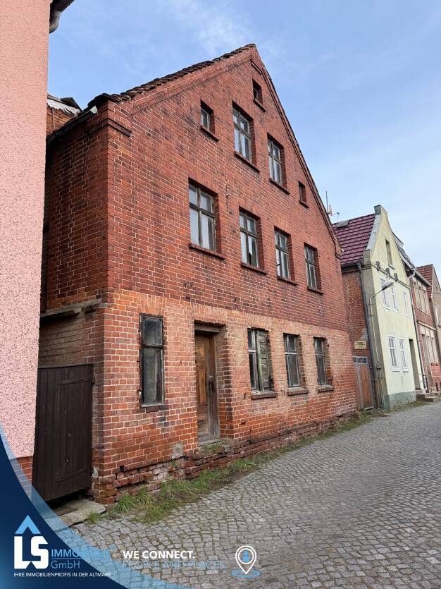 Haus zum Kauf 22.000 € 12 Zimmer 250 m² 267 m² Grundstück Havelberg Havelberg 39539