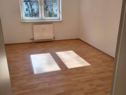 Wohnung zur Miete 610 € 3 Zimmer 60 m² EG frei ab sofort Reutlinger Straße Schweinau Nürnberg 90441