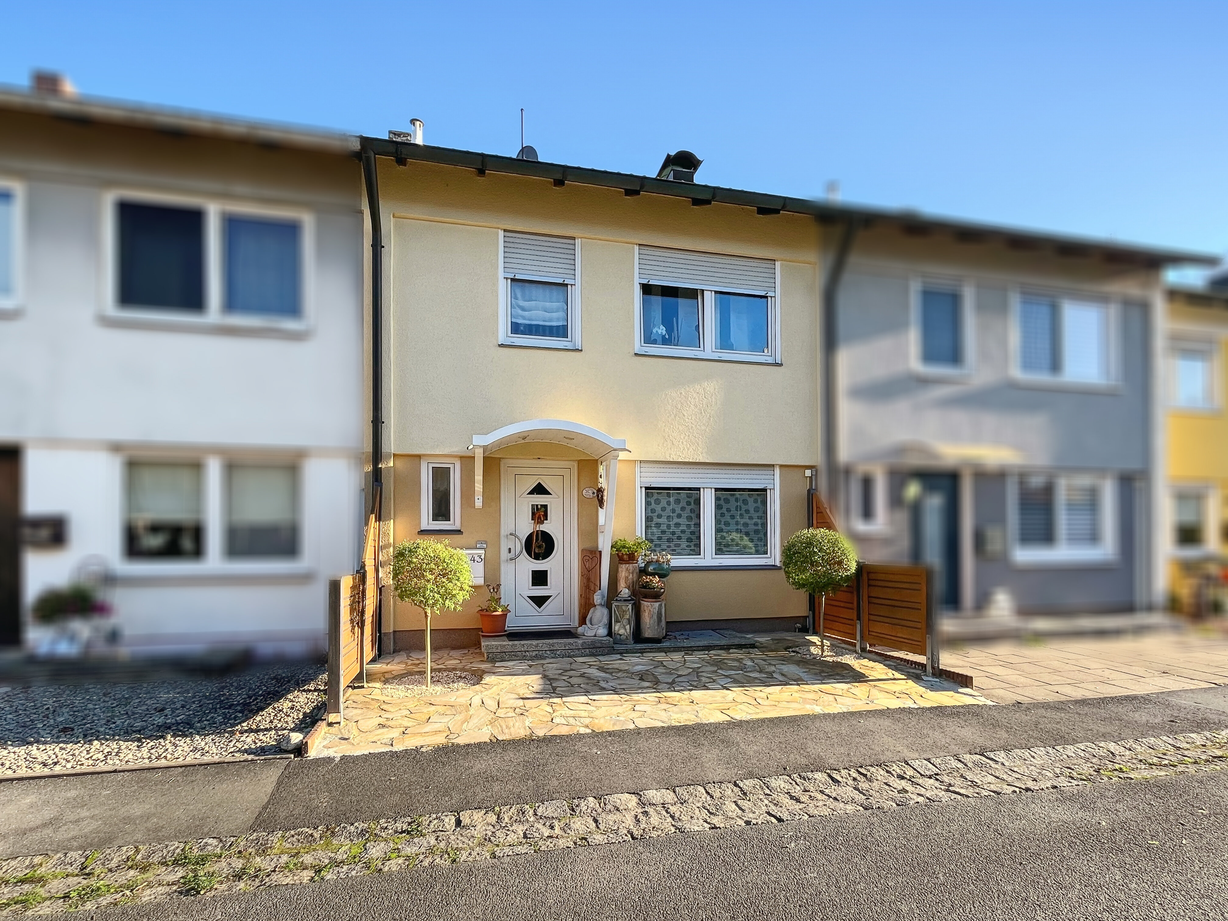 Reihenmittelhaus zum Kauf 479.000 € 5,5 Zimmer 125 m²<br/>Wohnfläche 182 m²<br/>Grundstück Lauf rechts Lauf an der Pegnitz 91207