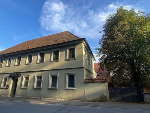 Mehrfamilienhaus zum Kauf 395.000 € 9 Zimmer 657 m² Grundstück Schönbornstraße 1 Gaibach Volkach 97332