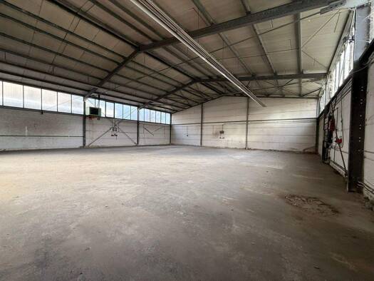 Lagerhalle zur Miete 1.450 € 225 m² Lagerfläche Seulberg Friedrichsdorf 61381