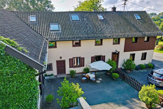 Haus zum Kauf 7 Zimmer 198,2 m² 7.208 m² Grundstück Paustenbach Simmerath 52152