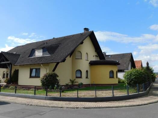 Mehrfamilienhaus zum Kauf 699.000 € 10 Zimmer 280 m² 813 m² Grundstück frei ab sofort Großwallstadt 63868