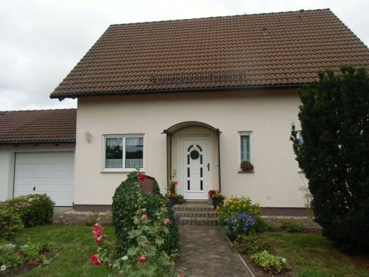 Einfamilienhaus zum Kauf 275.000 € 5 Zimmer 122 m² 713 m² Grundstück Grünewaldring 34 Hoyerswerda 02977