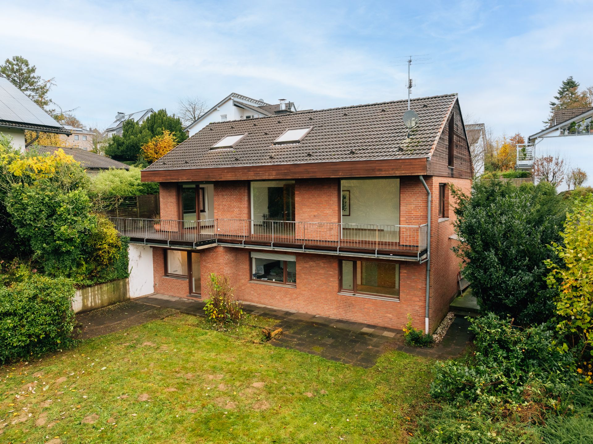 Einfamilienhaus zum Kauf 599.000 € 8 Zimmer 207 m²<br/>Wohnfläche 643 m²<br/>Grundstück Moitzfeld Bergisch Gladbach 51429