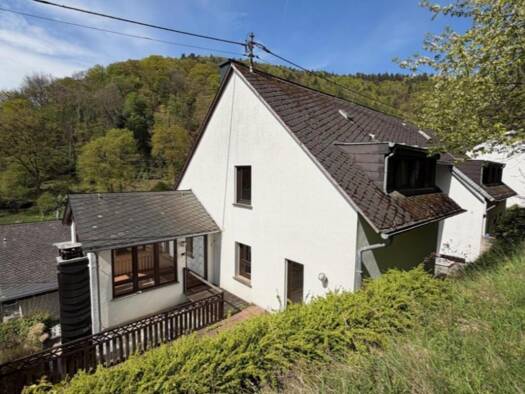 Einfamilienhaus zur Miete 1.800 € 8 Zimmer 180 m² 500 m² Grundstück frei ab sofort Euren Trier 54294