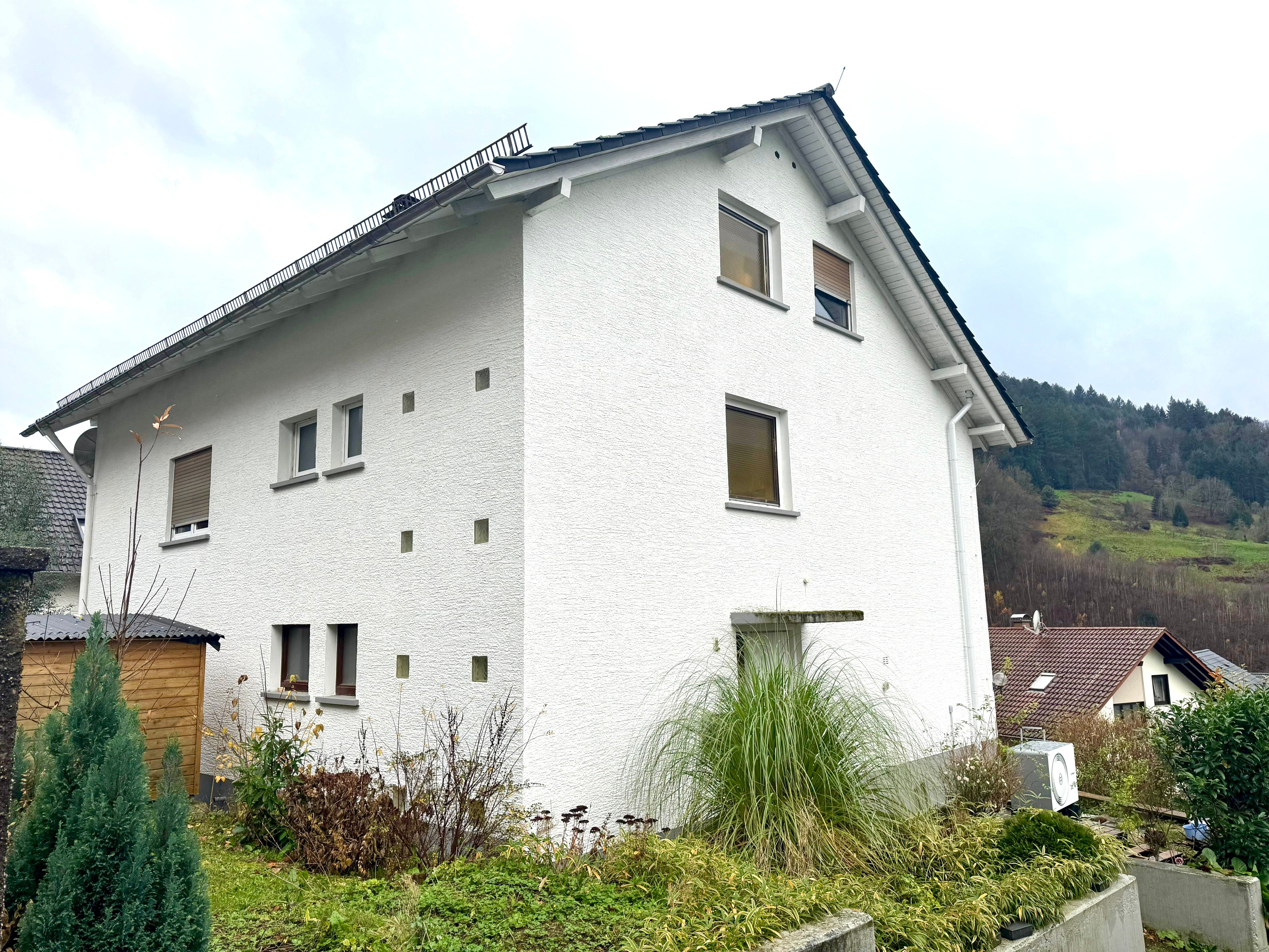 Haus zum Kauf 530.000 € 11 Zimmer 235 m²<br/>Wohnfläche 489 m²<br/>Grundstück Weisenbach Weisenbach 76599