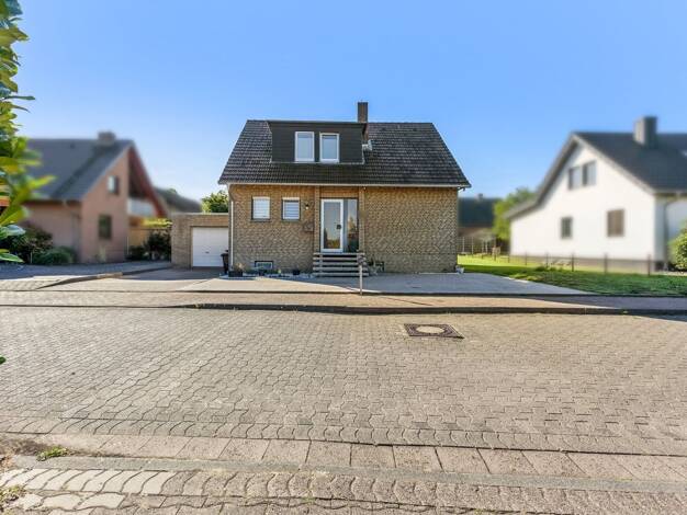 Einfamilienhaus zum Kauf 299.000 € 4 Zimmer 126 m² 571 m² Grundstück Lübbecke 32312