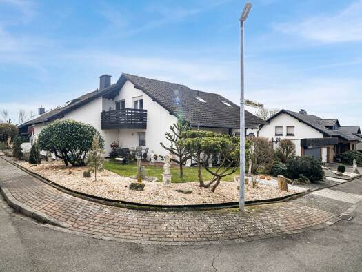 Einfamilienhaus zum Kauf 349.000 € 8 Zimmer 241 m² 890 m² Grundstück Bühne Borgentreich 34434