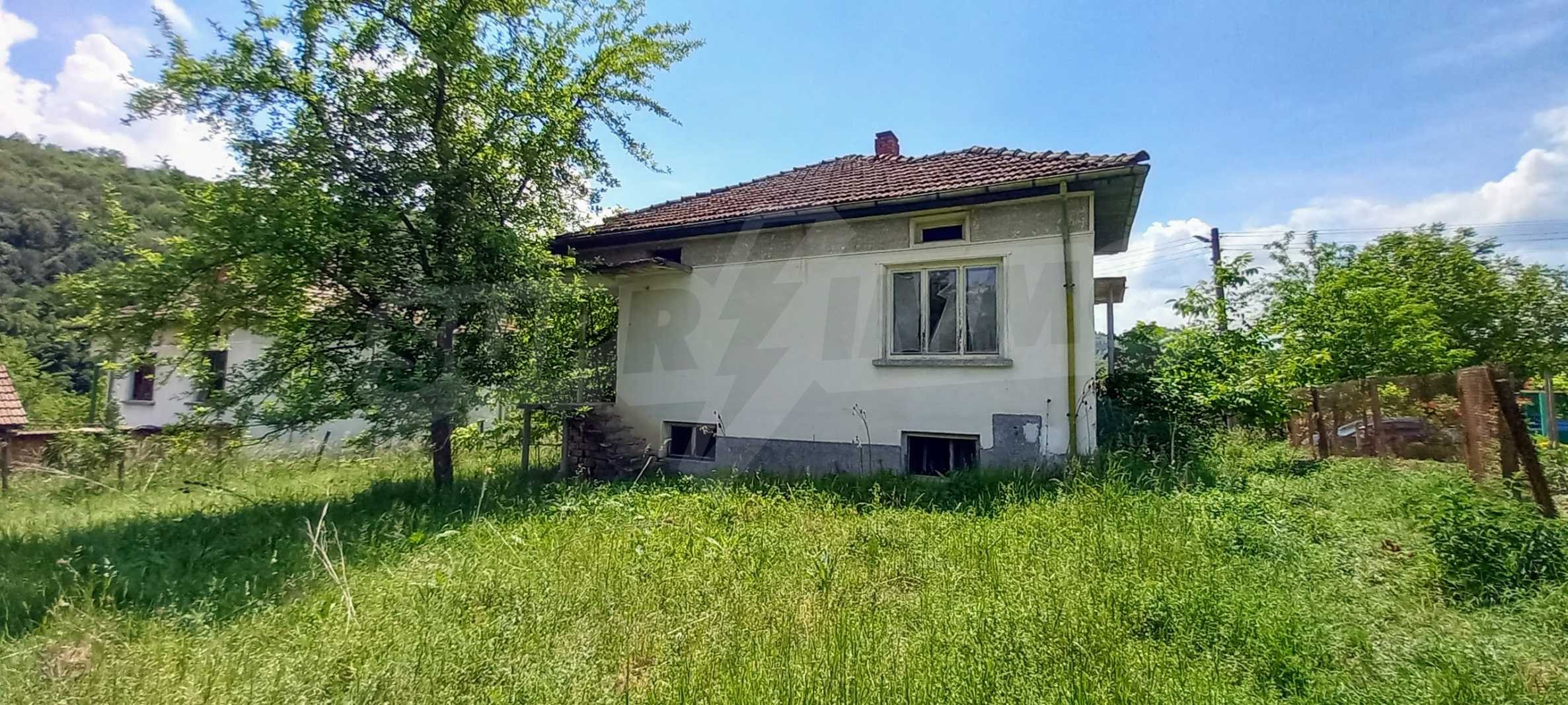 Reihenmittelhaus zum Kauf 33.000 € 4 Zimmer 82 m²<br/>Wohnfläche Apriltsi