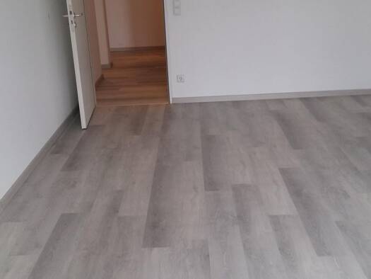 Wohnung zur Miete 700 € 2 Zimmer 64 m² Uttenreuth 91080
