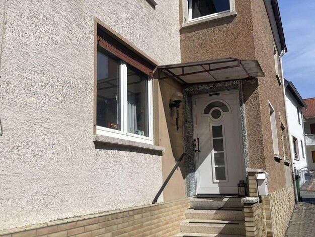 Mehrfamilienhaus zum Kauf provisionsfrei 320.000 € 7 Zimmer 280 m² 390 m² Grundstück Großen-Busecker Str. 17 Alten-Buseck Buseck 35418