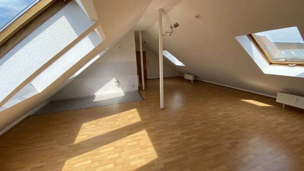 Studio zur Miete 230 € 1 Zimmer 36,7 m² 3. Geschoss frei ab 01.07.2026 Roßplan 19a Altenburg 04600
