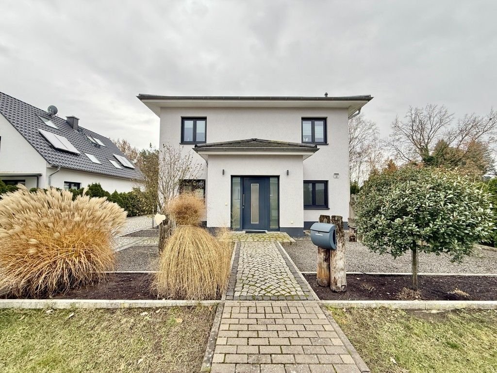 Einfamilienhaus zum Kauf 725.000 € 4 Zimmer 144,8 m²<br/>Wohnfläche 711 m²<br/>Grundstück Sachsenhausen Oranienburg 16515