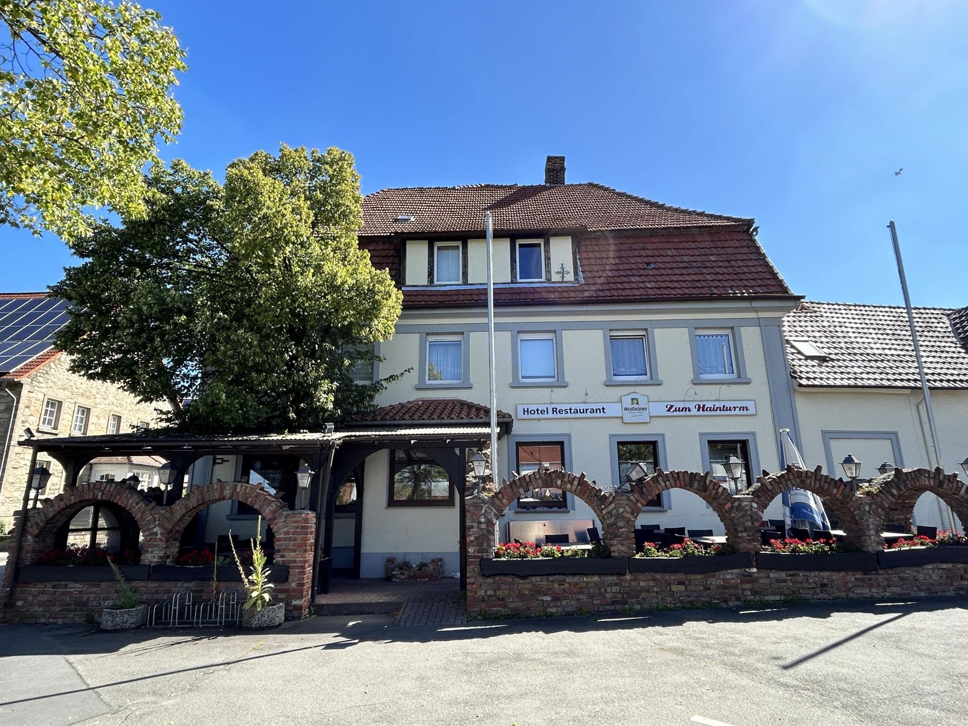 Hotel zum Kauf 199.000 € 20 Zimmer 294 m²<br/>Gastrofläche 1.068 m²<br/>Grundstück Ossendorf Warburg 34414