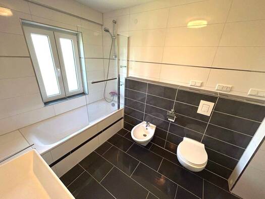 Reihenmittelhaus zum Kauf 690.000 € 5 Zimmer 132 m² 275 m² Grundstück frei ab sofort Mögeldorf Östliche Außenstadt 90480
