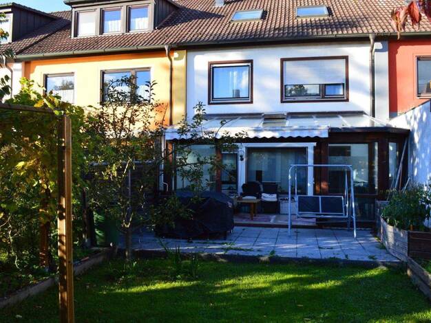 Reihenmittelhaus zum Kauf provisionsfrei 579.000 € 6 Zimmer 157 m² 244 m² Grundstück Königshof Nürnberg 90455