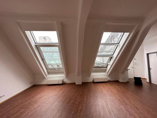 Wohnung zur Miete 600 € 1,5 Zimmer 60 m² Geschoss 5/5 frei ab 15.10.2026 Zentrum Leipzig 04109