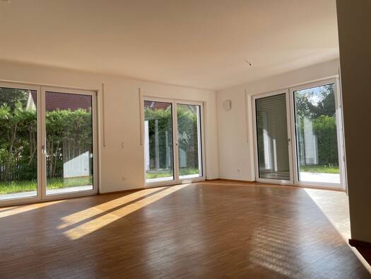 Haus zur Miete 2.320 € 5 Zimmer 165,9 m² 245 m² Grundstück Schreiberstr. 10 Weiherhof Zirndorf 90513