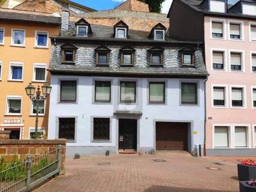 Mehrfamilienhaus zum Kauf 360.000 € 9 Zimmer 282 m² 210 m² Grundstück Saarburg 54439