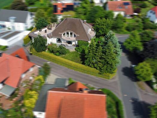 Haus zum Kauf provisionsfrei 1.400.000 € 8 Zimmer 372 m² Göttingen Göttingen 37075