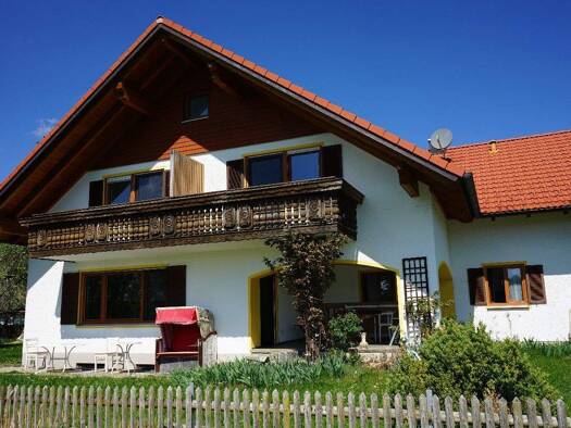 Doppelhaushälfte zur Miete 1.050 € 3 Zimmer 133 m² 1.340 m² Grundstück Apfeldorf 86974