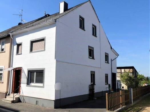 Einfamilienhaus zum Kauf 240.000 € 6 Zimmer 113,8 m² 922 m² Grundstück Langenscheid 65558