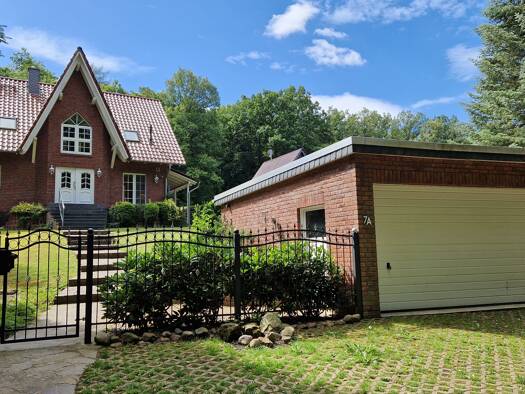 Einfamilienhaus zum Kauf 650.000 € 4 Zimmer 151 m² 1.032 m² Grundstück frei ab sofort Helmstedt Helmstedt 38350