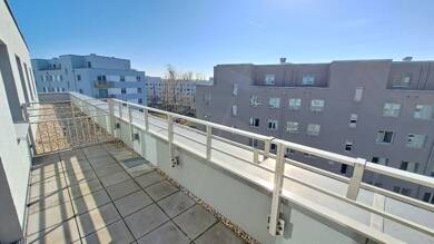 Wohnung zur Miete 1.039 € 2 Zimmer 64,3 m² 5. Geschoss Brigitte-Reimann-Straße 21 Hellersdorf Berlin 12629