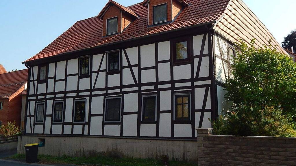 Mehrfamilienhaus zum Kauf als Kapitalanlage geeignet 380.000 € 15 Zimmer 431 m² 413 m² Grundstück Lenglern Bovenden 37120