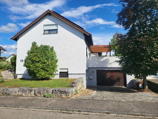 Mehrfamilienhaus zum Kauf provisionsfrei 739.000 € 9,5 Zimmer 269 m² 722 m² Grundstück Welschingen Engen 78234