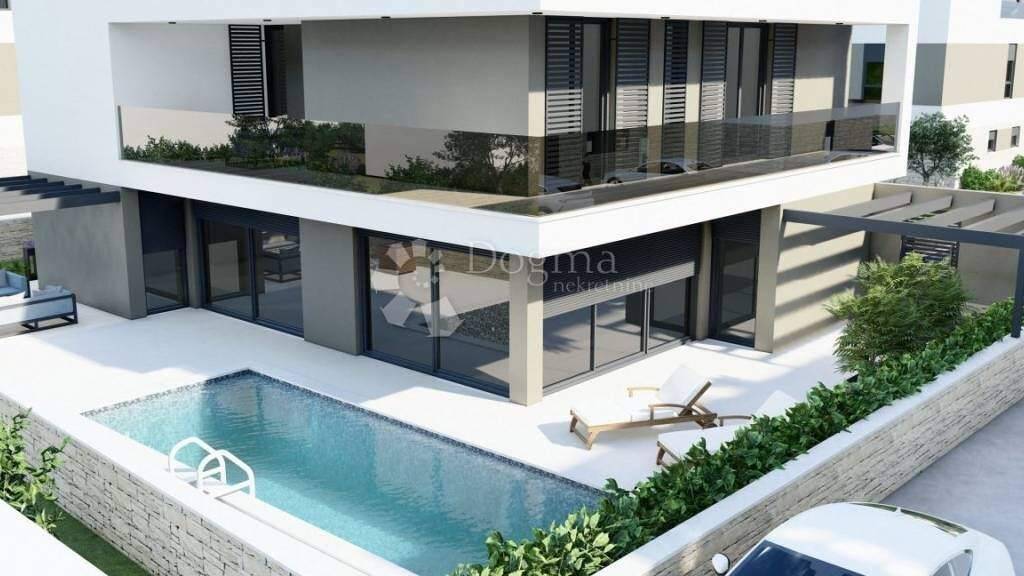 Haus zum Kauf 7 Zimmer 229 m² Stinjan