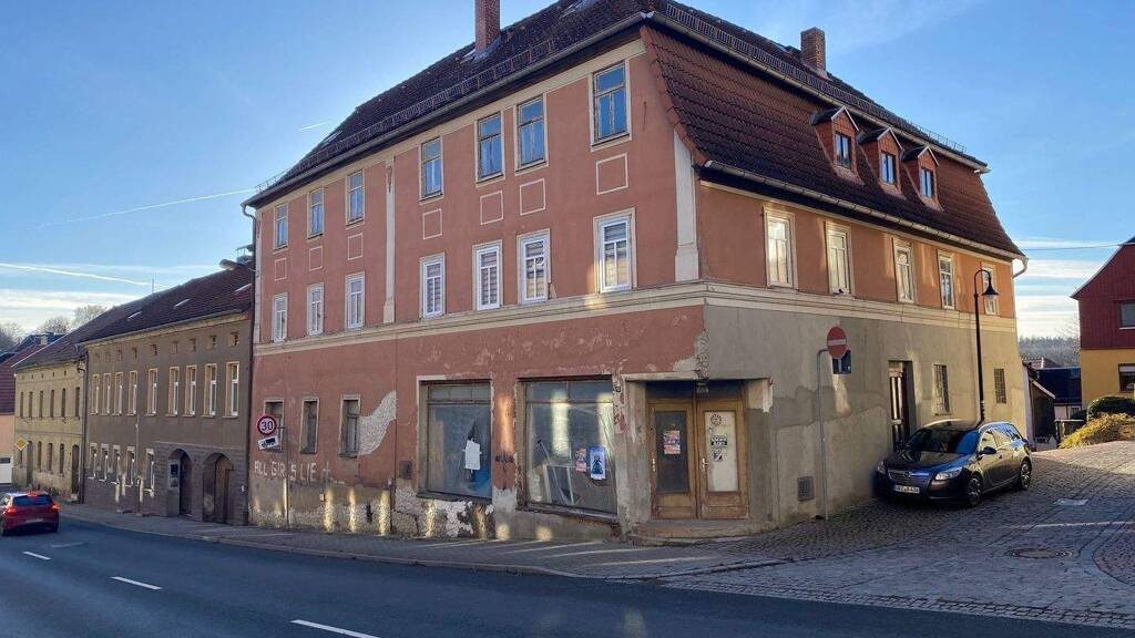 Mehrfamilienhaus zum Kauf 45.000 € 20 Zimmer 400 m² 500 m² Grundstück frei ab sofort Auma Auma-Weidatal 07955