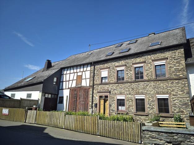 Reihenendhaus zum Kauf 220.000 € 9 Zimmer 190,3 m² 1.225 m² Grundstück Starkenburg 56843
