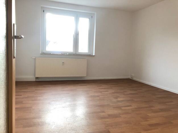 Wohnung zur Miete 350 € 3 Zimmer 58,4 m² 2. Geschoss frei ab 01.11.2026 Arthur-Winkler-Straße 36 Engelsdorf Leipzig 04319