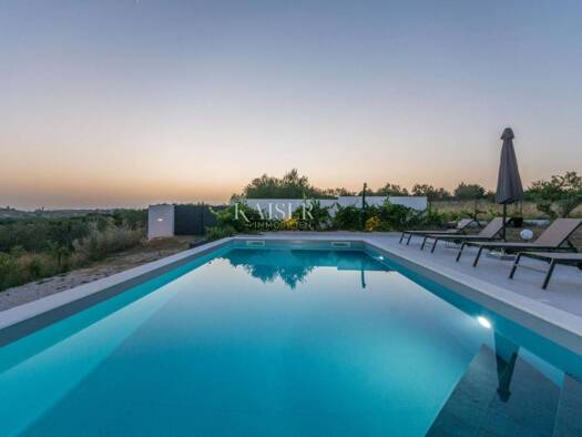 Einfamilienhaus zum Kauf 700.000 € 3 Zimmer 190 m² Crno, Zadar Zadar 23000