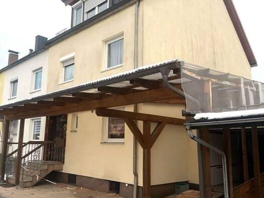 Reihenhaus zum Kauf 5 Zimmer 135 m² 350 m² Grundstück frei ab sofort Großschwarzenlohe Wendelstein 90530