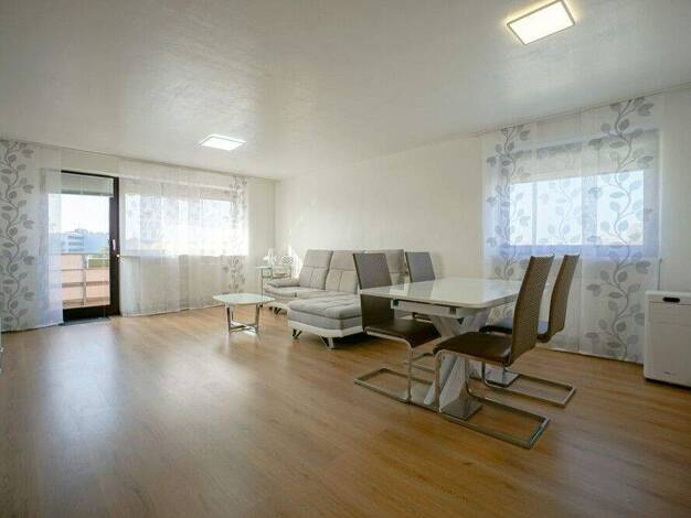 Wohnung zur Miete 815 € 2 Zimmer 67,7 m² 3. Geschoss frei ab 01.06.2026 Höfen Nürnberg 90431